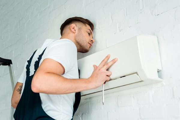 Prix d'installation d'une climatisation : combien pour la pose d'un modèle mono-split ?