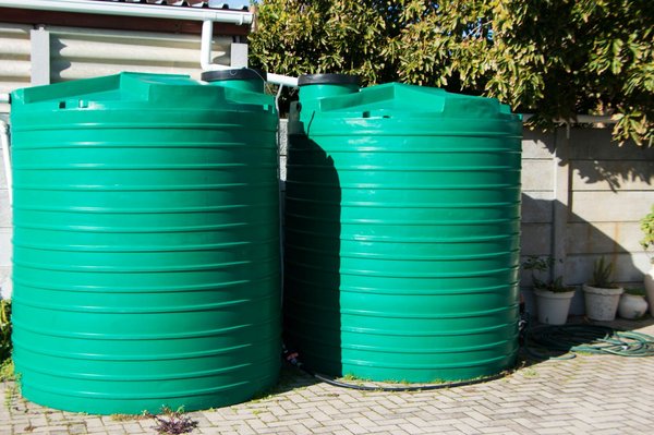 Récupérateur d'eau de pluie 500 litres : la solution économique